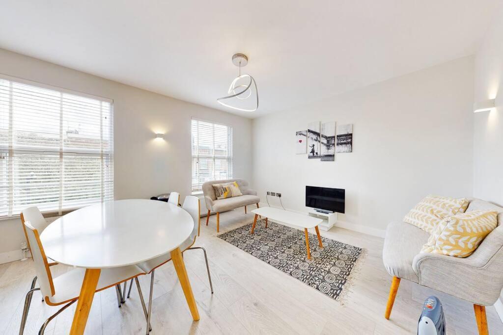Villa Stylish 2Bed2Bath Flat 4Min From Tube Station Londres Exterior foto