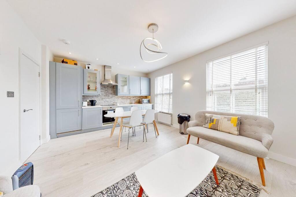 Villa Stylish 2Bed2Bath Flat 4Min From Tube Station Londres Exterior foto